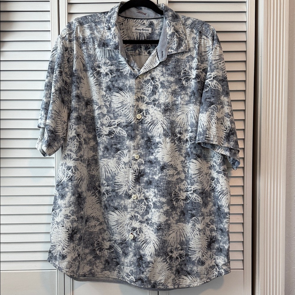 Tommy Bahama Islandzone Blue and White Floral Button Down Shirt, Silk/Poly Blend